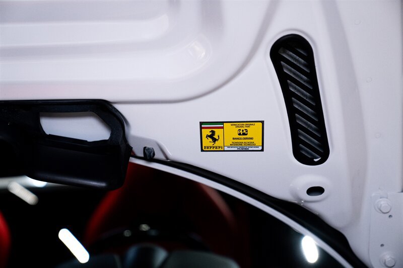 Used 2021 Ferrari F8 Tributo RWD image 30