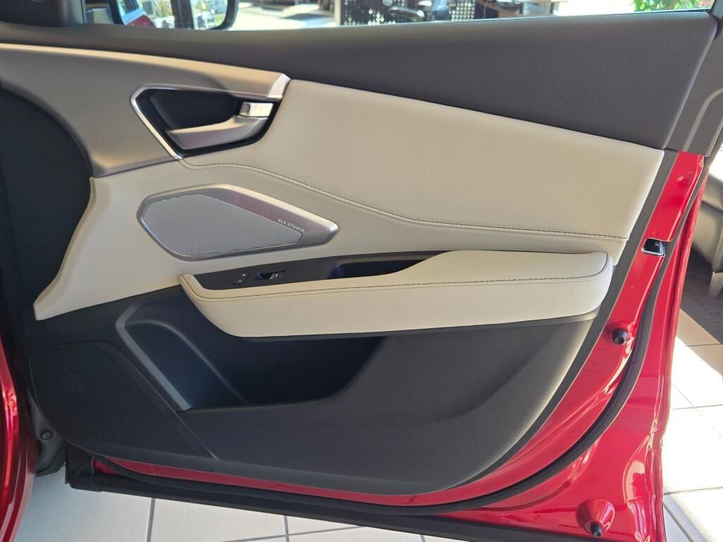 New 2025 Acura RDX w/ Technology Package image 9