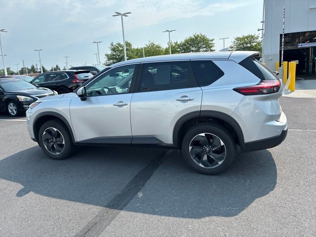 Used 2024 Nissan Rogue SV AWD/4WD image 13