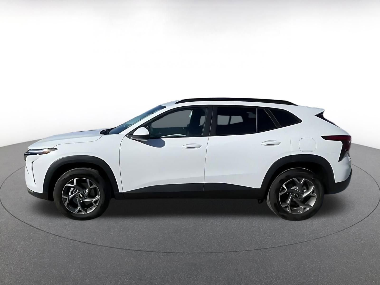 Used 2025 Chevrolet Trax LT image 9