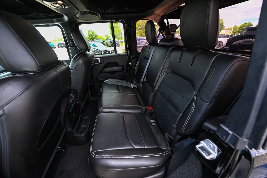 Used 2023 Jeep Wrangler Unlimited Sahara w/ Cold Weather Group AWD/4WD image 21