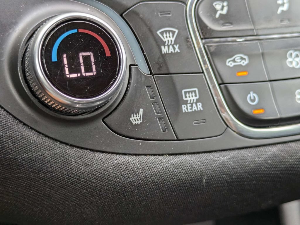 Used 2024 Chevrolet Malibu LT FWD image 21