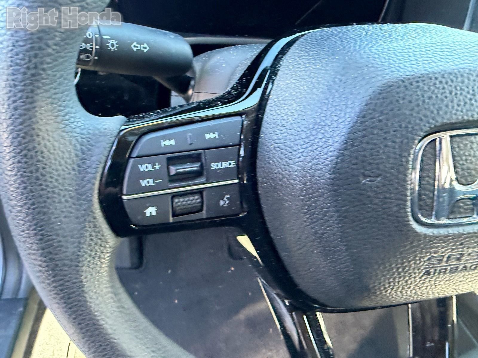 Used 2023 Honda Civic LX image 9