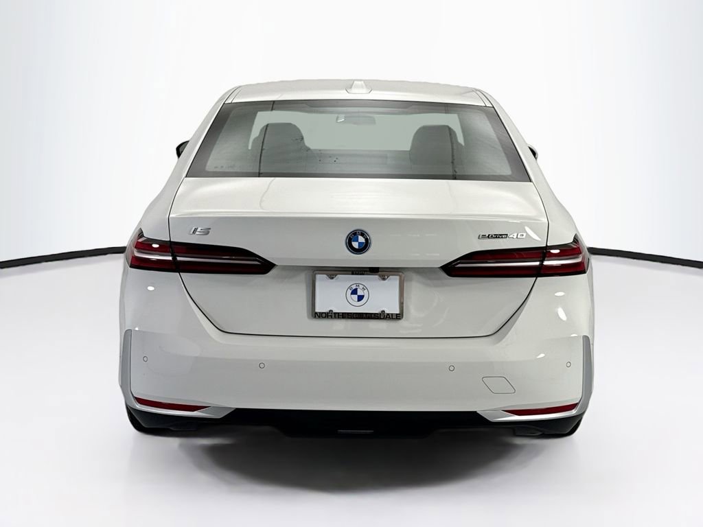 Certified 2026 BMW i5 eDrive40 w/ Premium Package RWD image 6