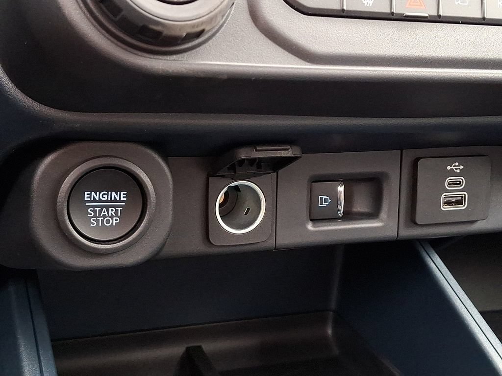 New 2026 Ford Maverick Lobo AWD/4WD image 16
