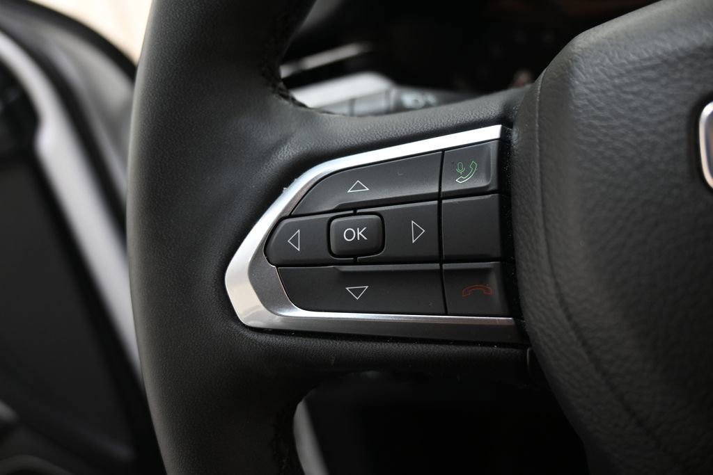 Used 2023 Jeep Compass Latitude image 14