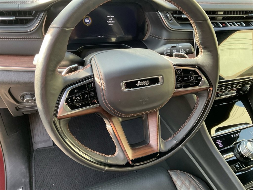 Used 2025 Jeep Grand Cherokee Summit image 17