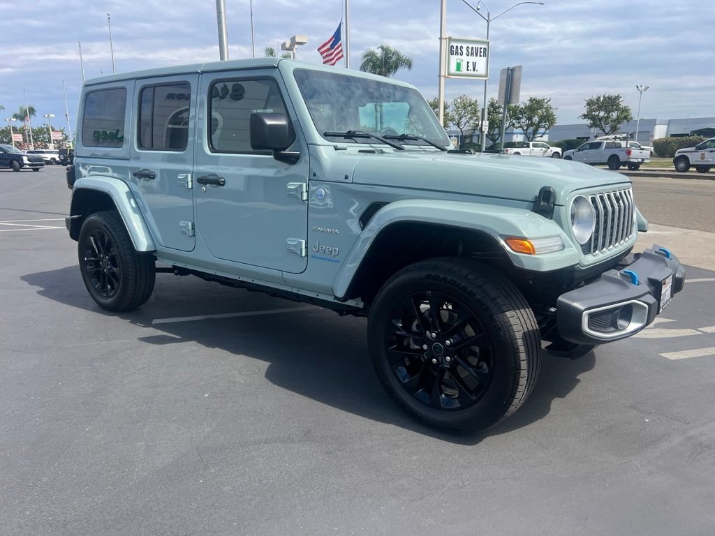Used 2024 Jeep Wrangler Unlimited Sahara w/ Technology Group AWD/4WD image 9