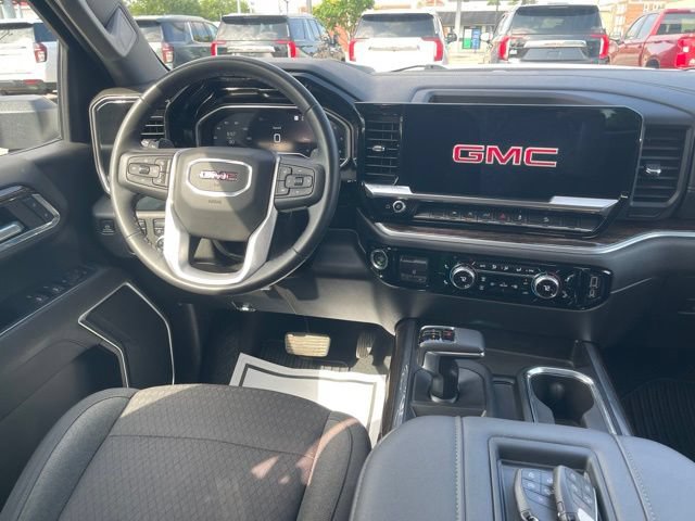 Used 2022 GMC Sierra 1500 Elevation w/ LPO, Elevation Black Package AWD/4WD image 4
