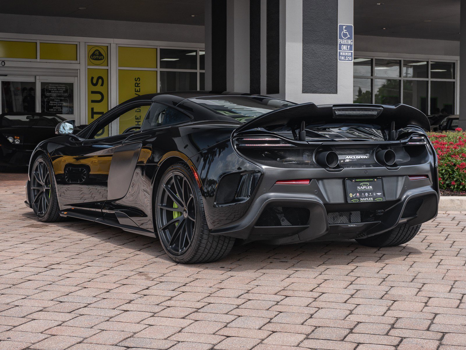Used 2016 McLaren 675LT Coupe image 34