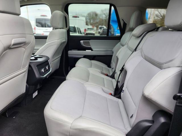 Certified 2025 Ford Expedition Max Platinum image 16