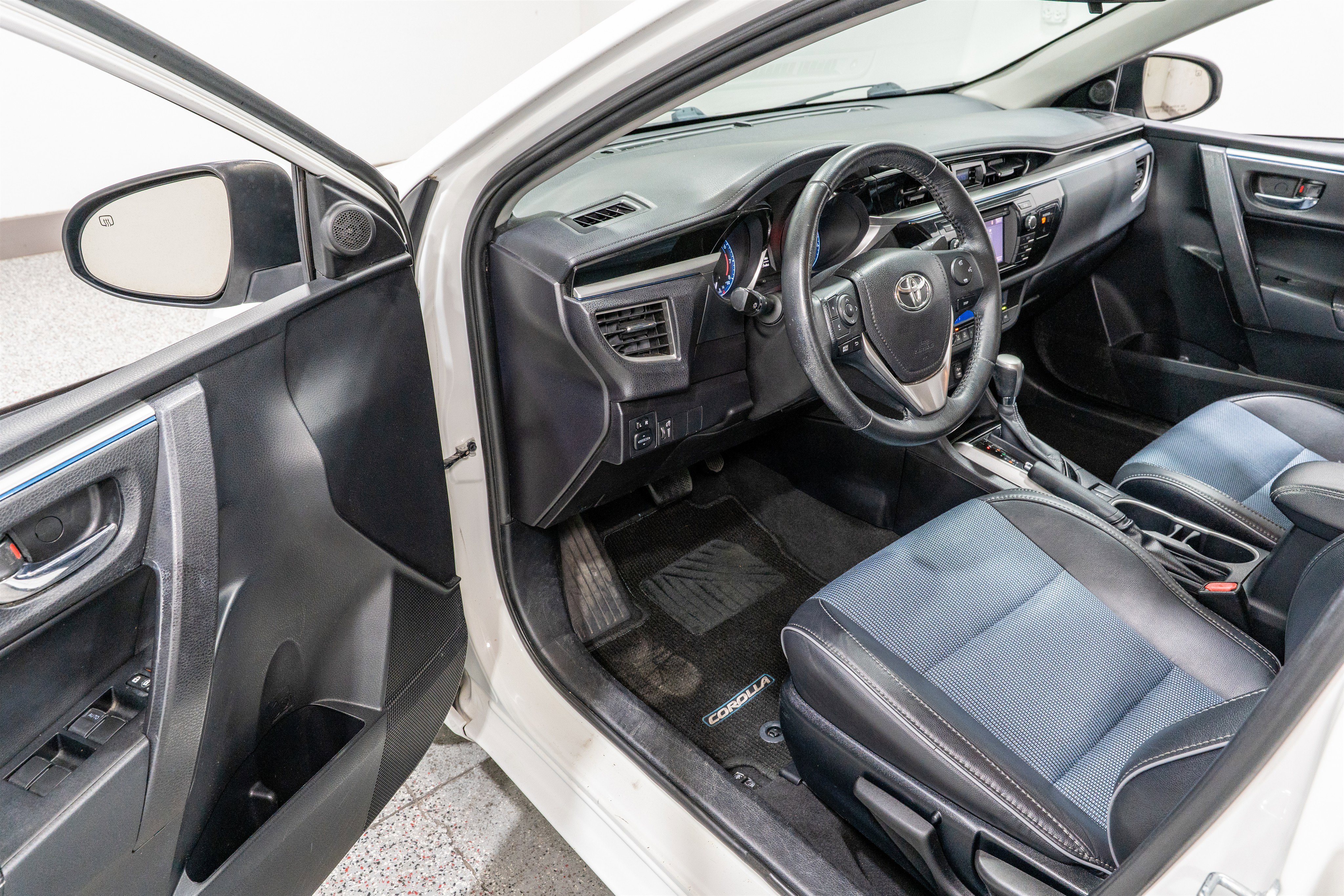 Used 2015 Toyota Corolla S image 12