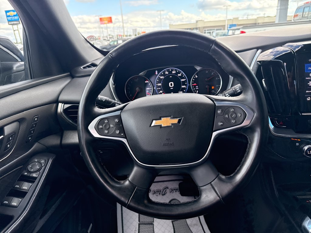 Used 2023 Chevrolet Traverse Premier AWD/4WD image 18