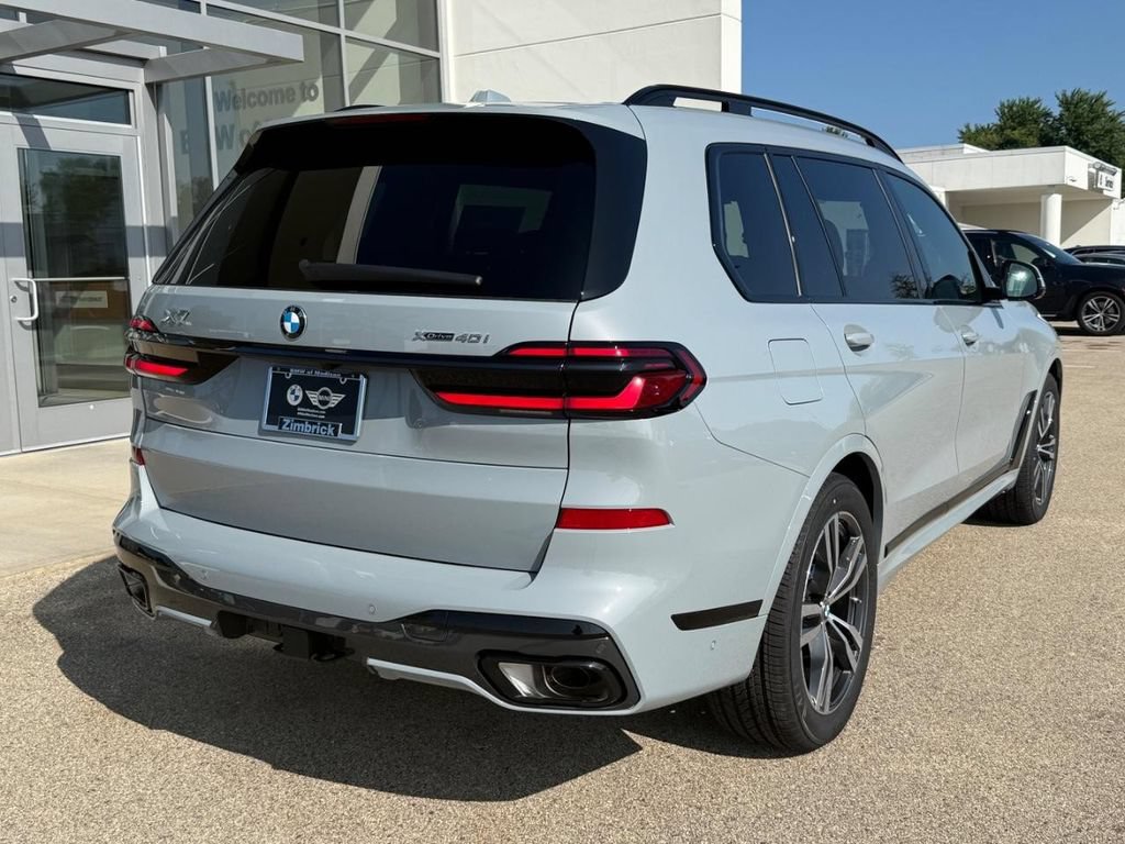 New 2027 BMW X7 xDrive40i w/ M Sport Package AWD/4WD image 3