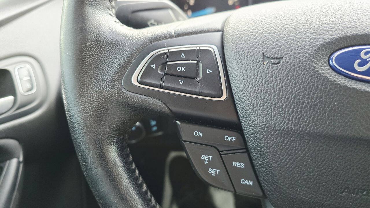 Used 2016 Ford Focus SE w/ Equipment Group 201A FWD image 23