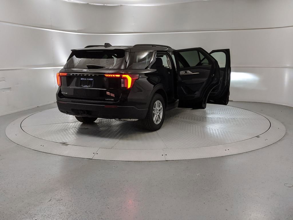 New 2025 Ford Explorer Active image 9