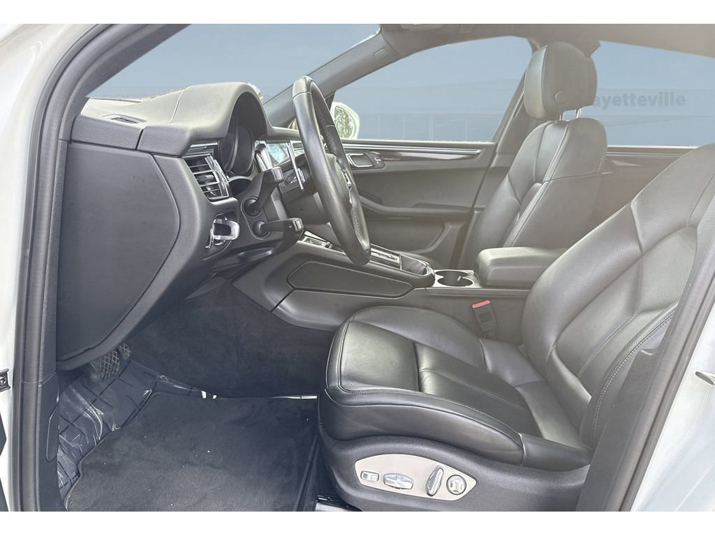 Used 2024 Porsche Macan Turbo image 13