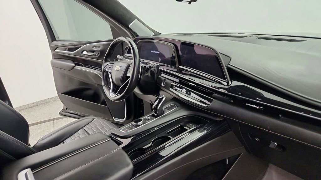 Used 2023 Cadillac Escalade ESV V w/ Heavy-Duty Trailer Package image 59