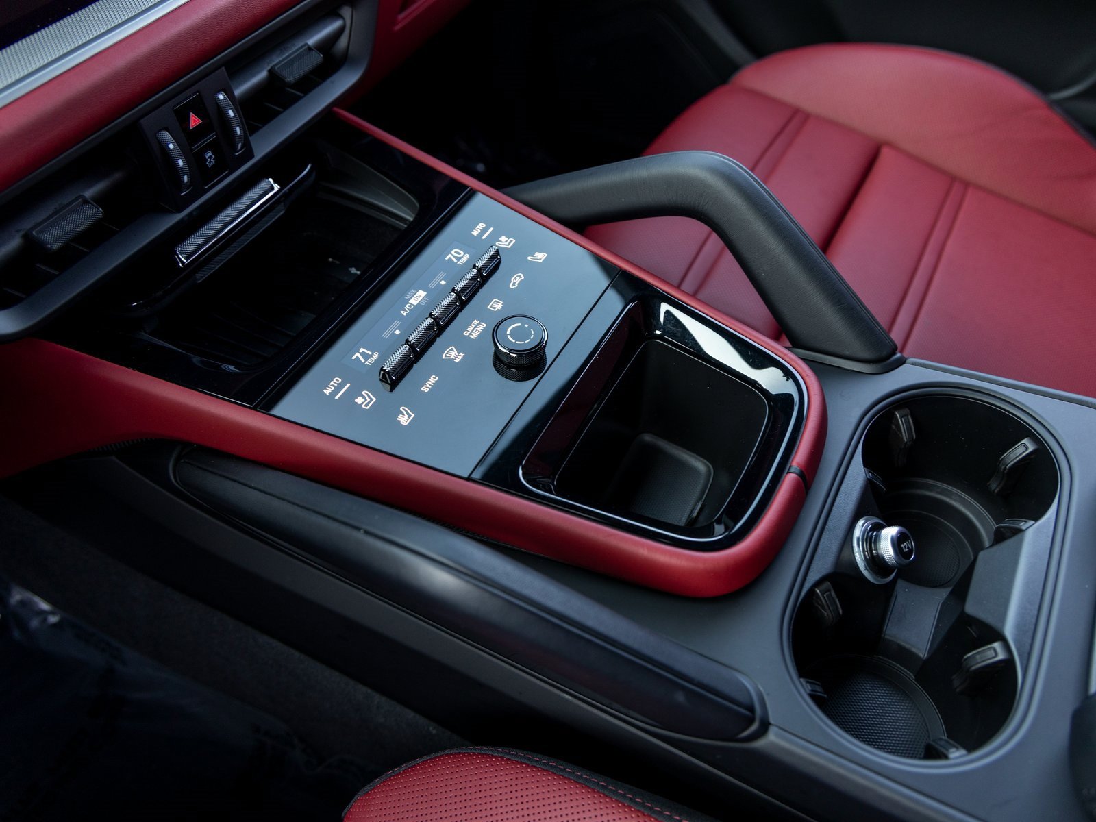 Certified 2025 Porsche Cayenne image 37