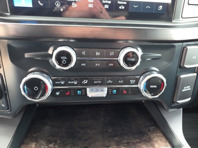 Used 2023 Ford F350 Lariat w/ Tow Technology Package image 24