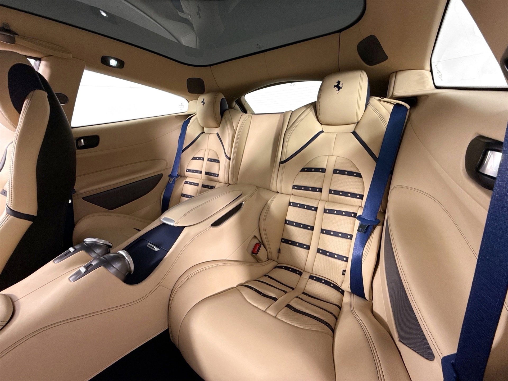 Certified 2018 Ferrari GTC4Lusso image 19