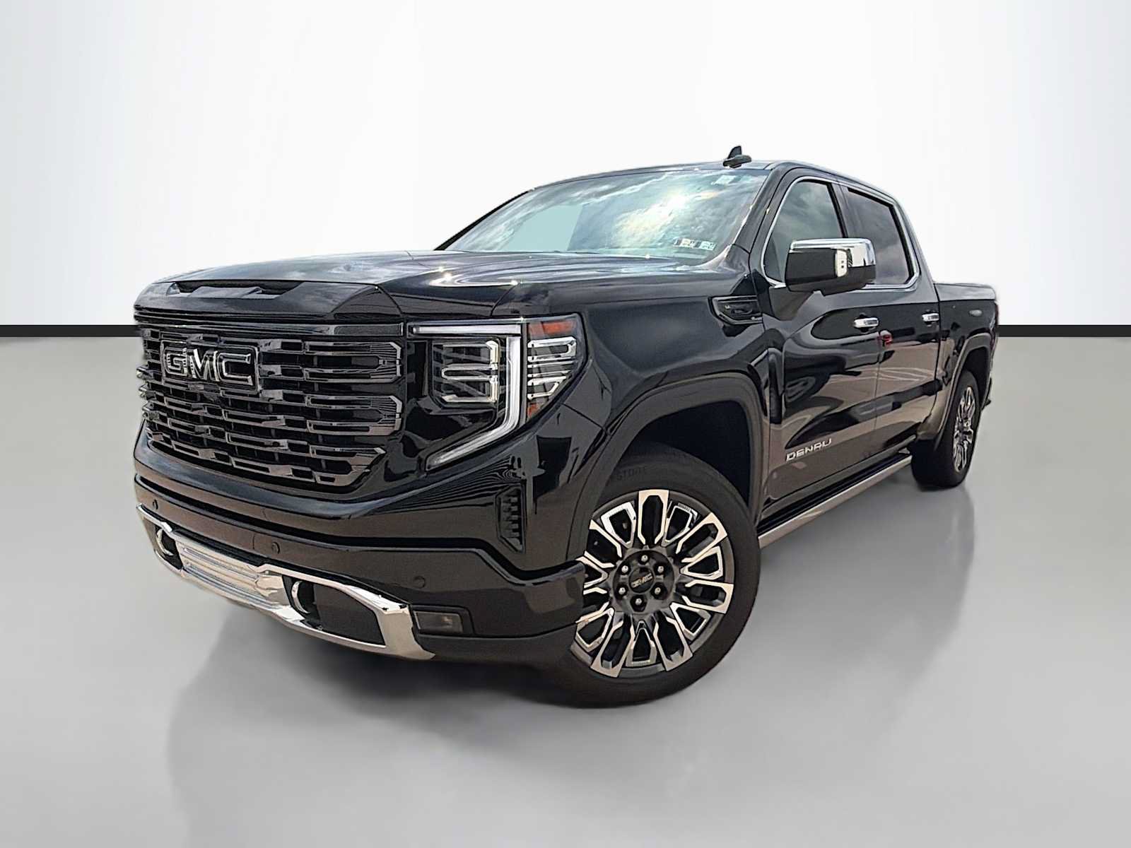 Used 2025 GMC Sierra 1500 Denali Ultimate AWD/4WD image 1