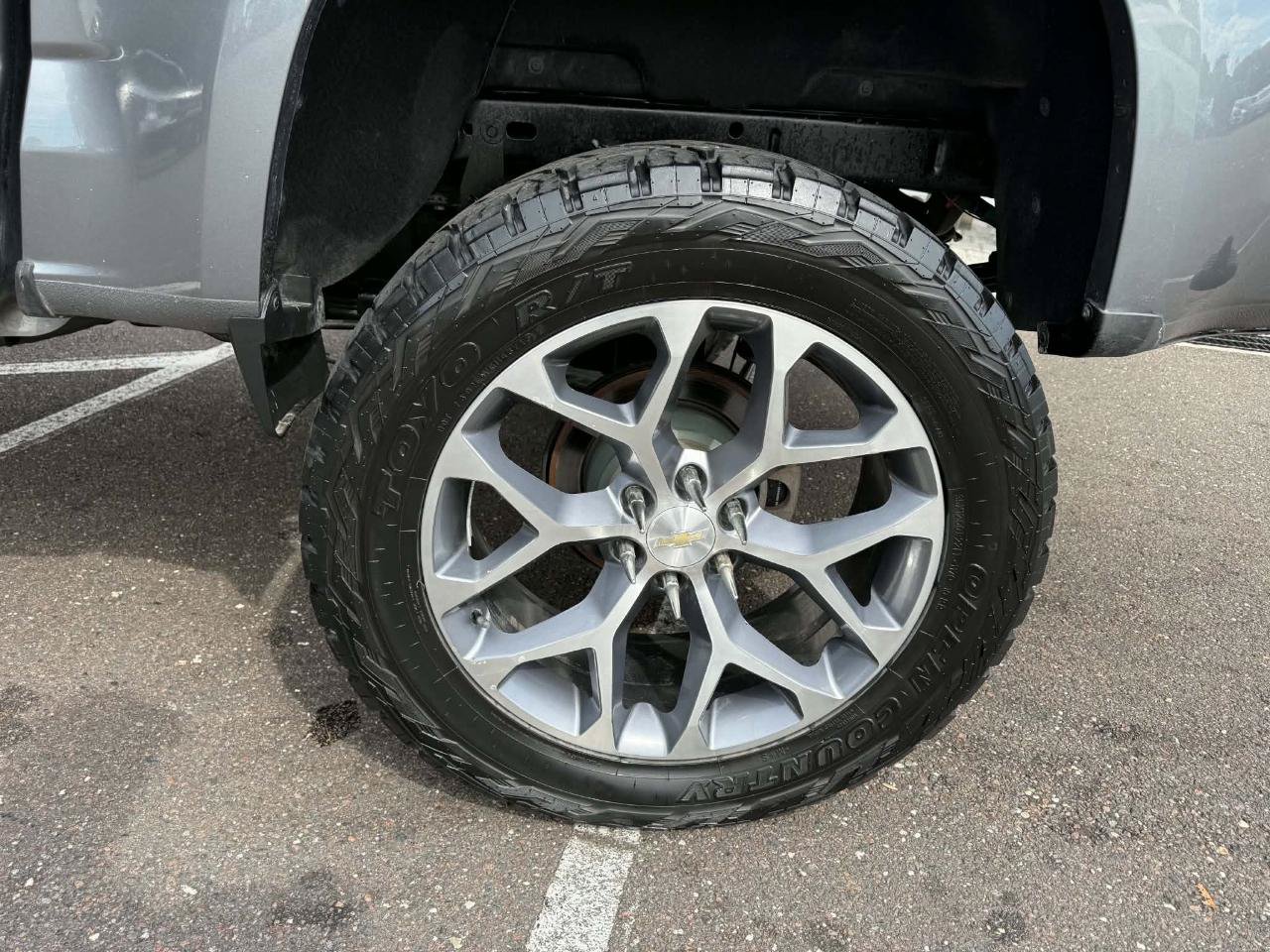 Used 2019 Chevrolet Colorado LT w/ LT Convenience Package RWD image 9