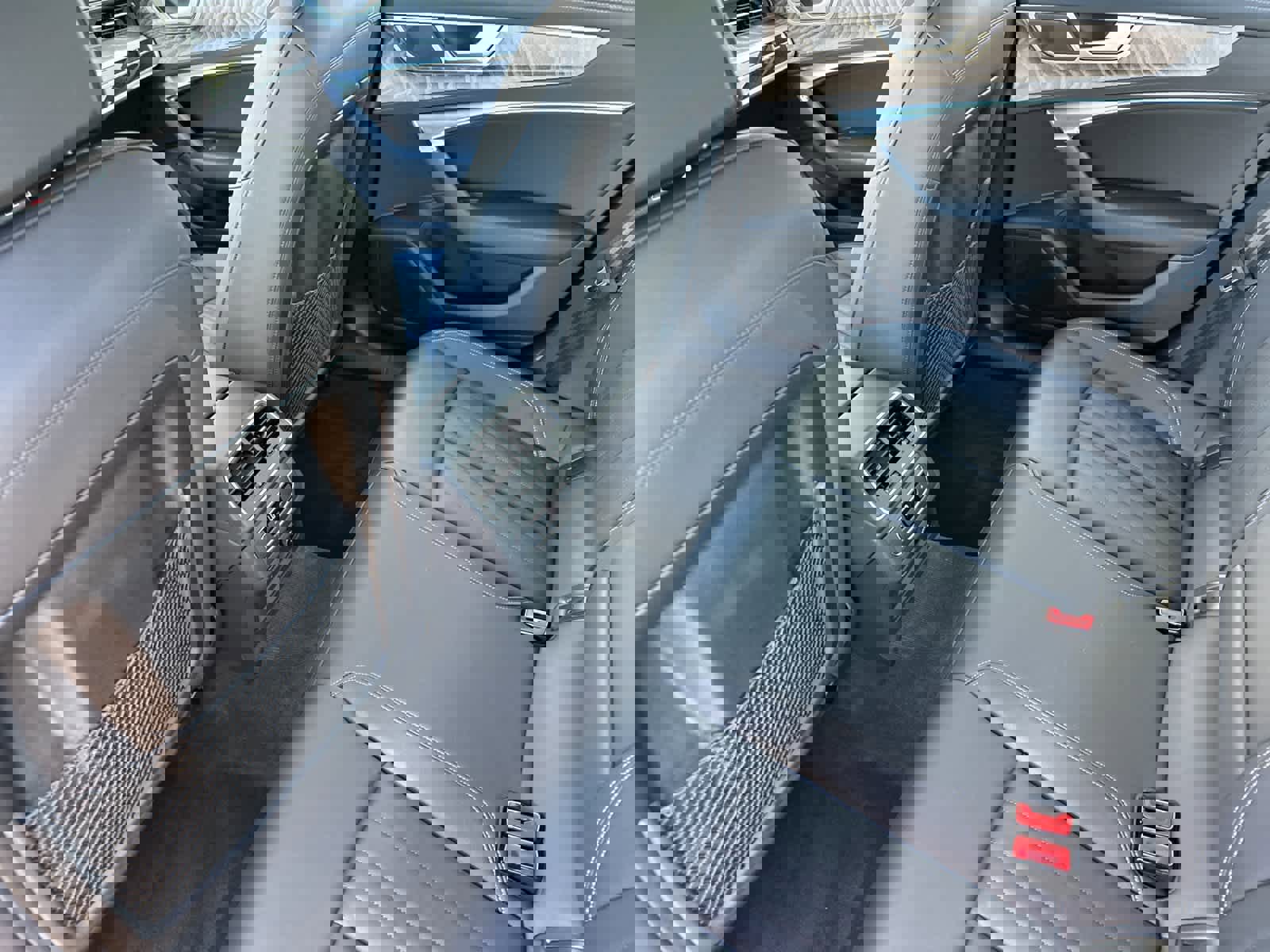 Used 2025 Audi A6 Premium w/ Convenience Package image 4