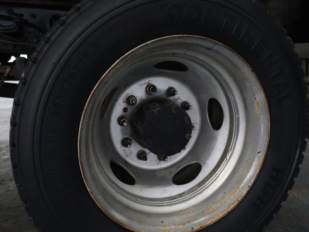 Used 2015 Ford F550 2WD Regular Cab Super Duty image 25