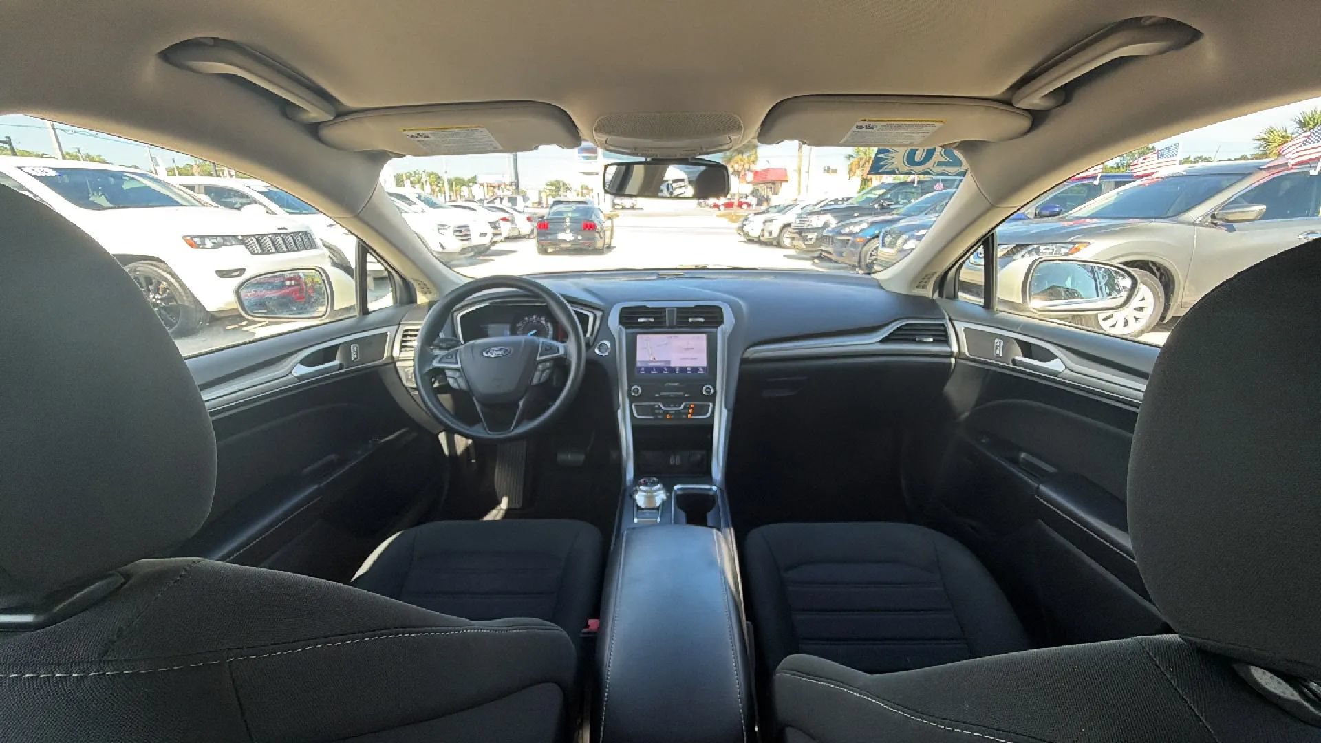 Used 2020 Ford Fusion SE FWD image 9
