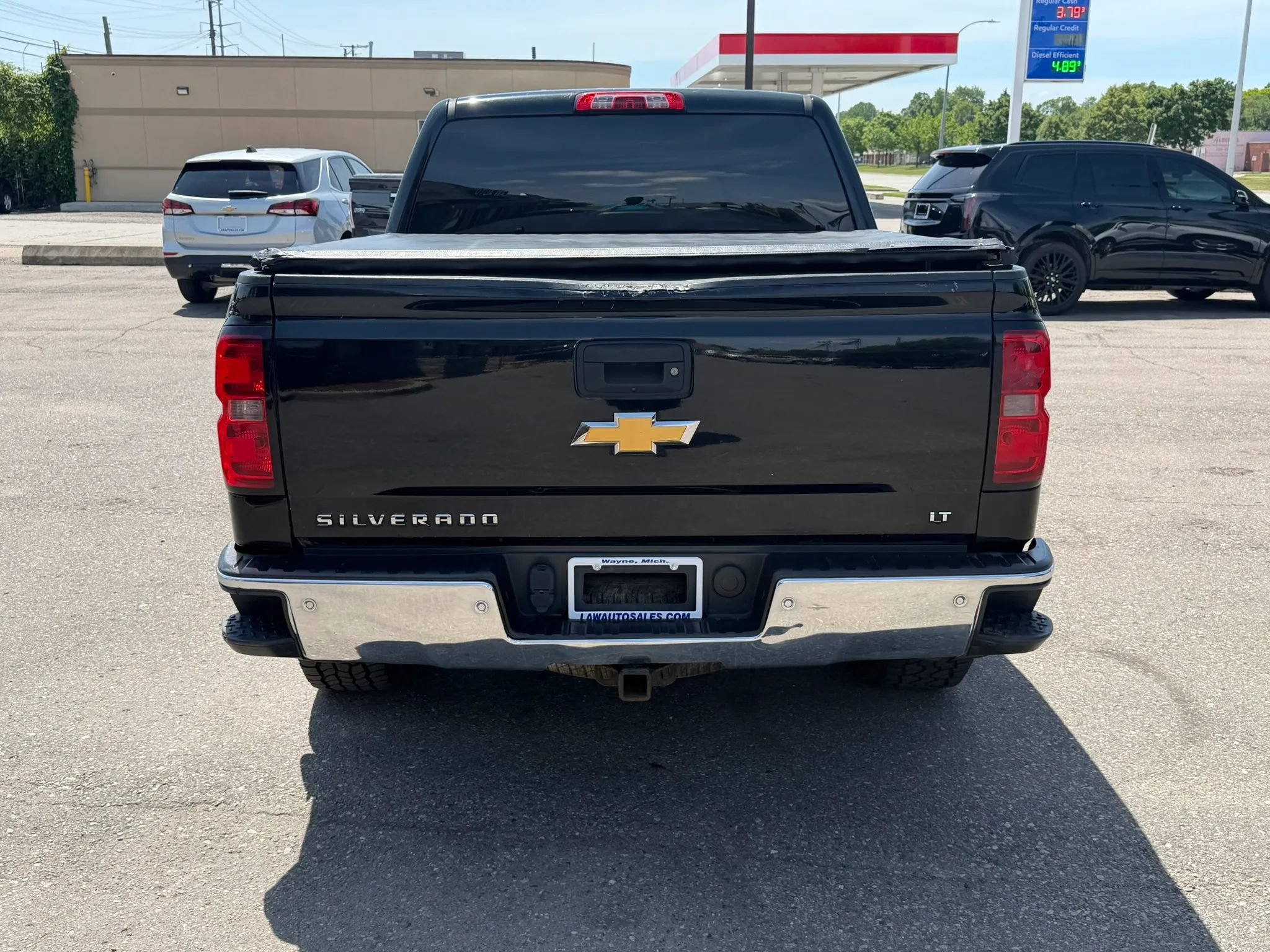 Used 2015 Chevrolet Silverado 1500 LT w/ LT Convenience Package AWD/4WD image 4