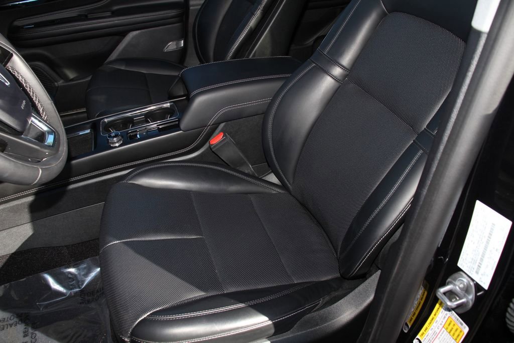 Certified 2022 Lincoln Corsair AWD w/ Equipment Group 101A image 18