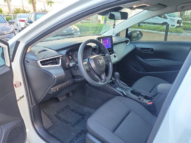 Used 2025 Toyota Corolla LE FWD image 13