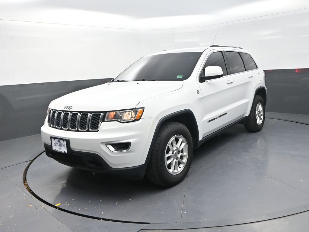 Used 2019 Jeep Grand Cherokee Laredo AWD/4WD image 4
