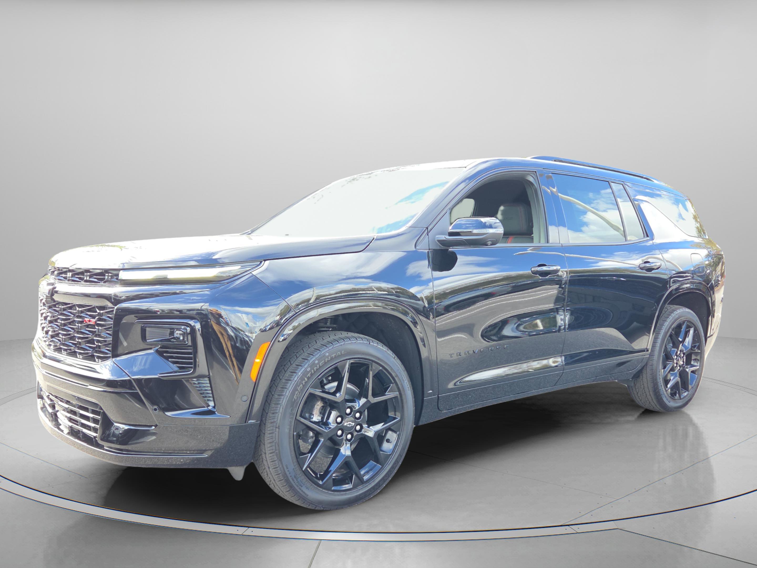 New 2026 Chevrolet Traverse RS w/ LPO, Floor Liner Package image 2