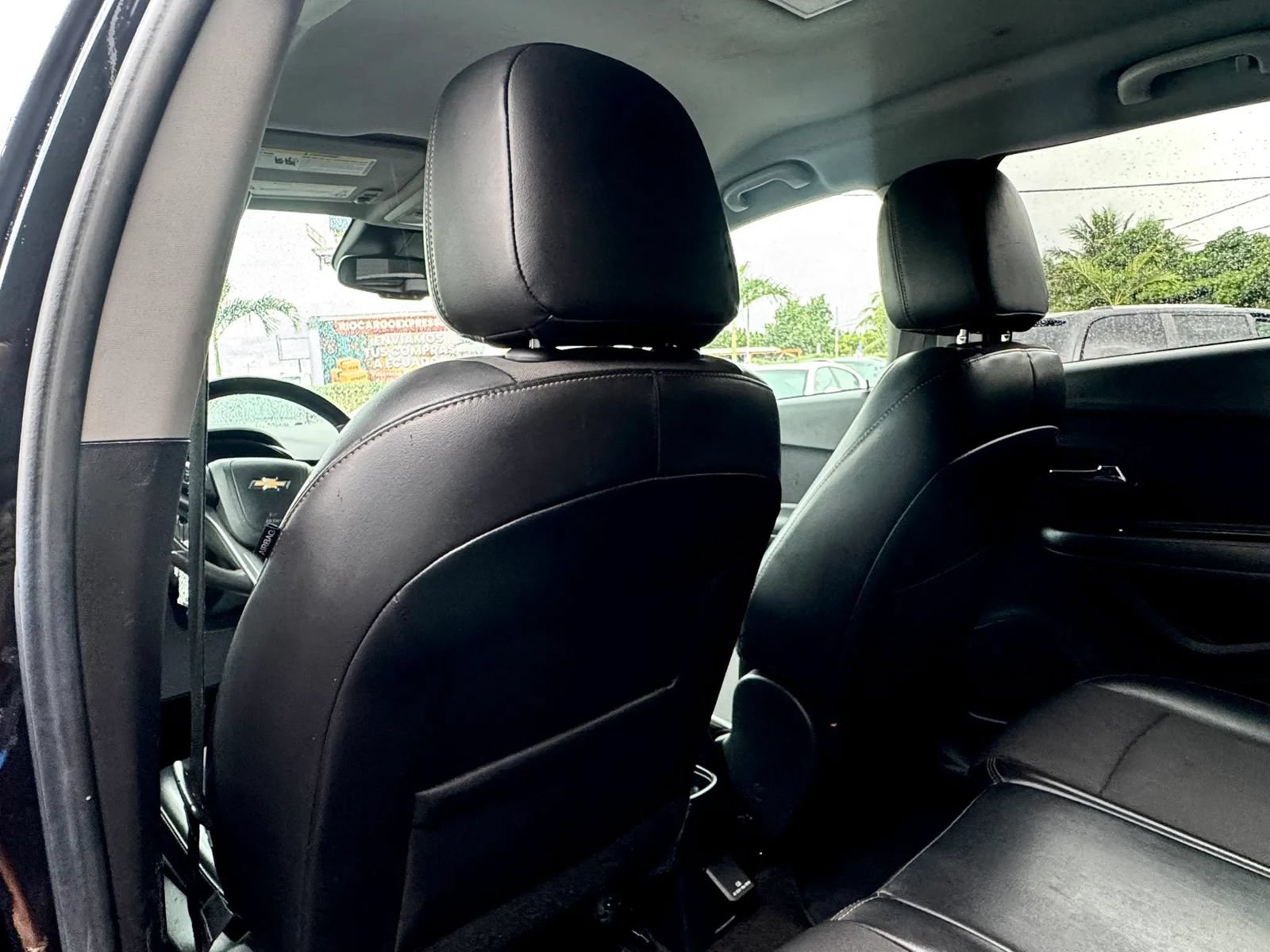Used 2021 Chevrolet Trax LT w/ Midnight Edition FWD image 12