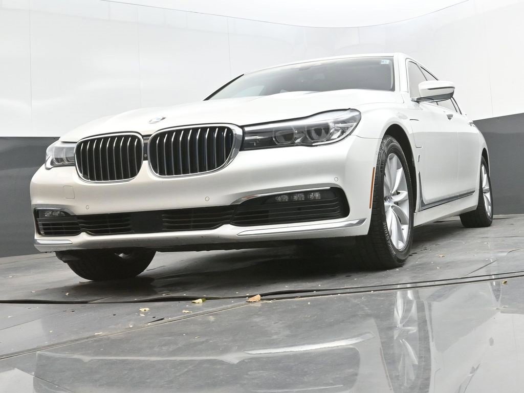 Used 2018 BMW 740e xDrive image 36