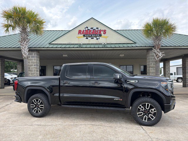 Used 2025 GMC Sierra 1500 AT4 w/ AT4 Premium Package AWD/4WD image 1