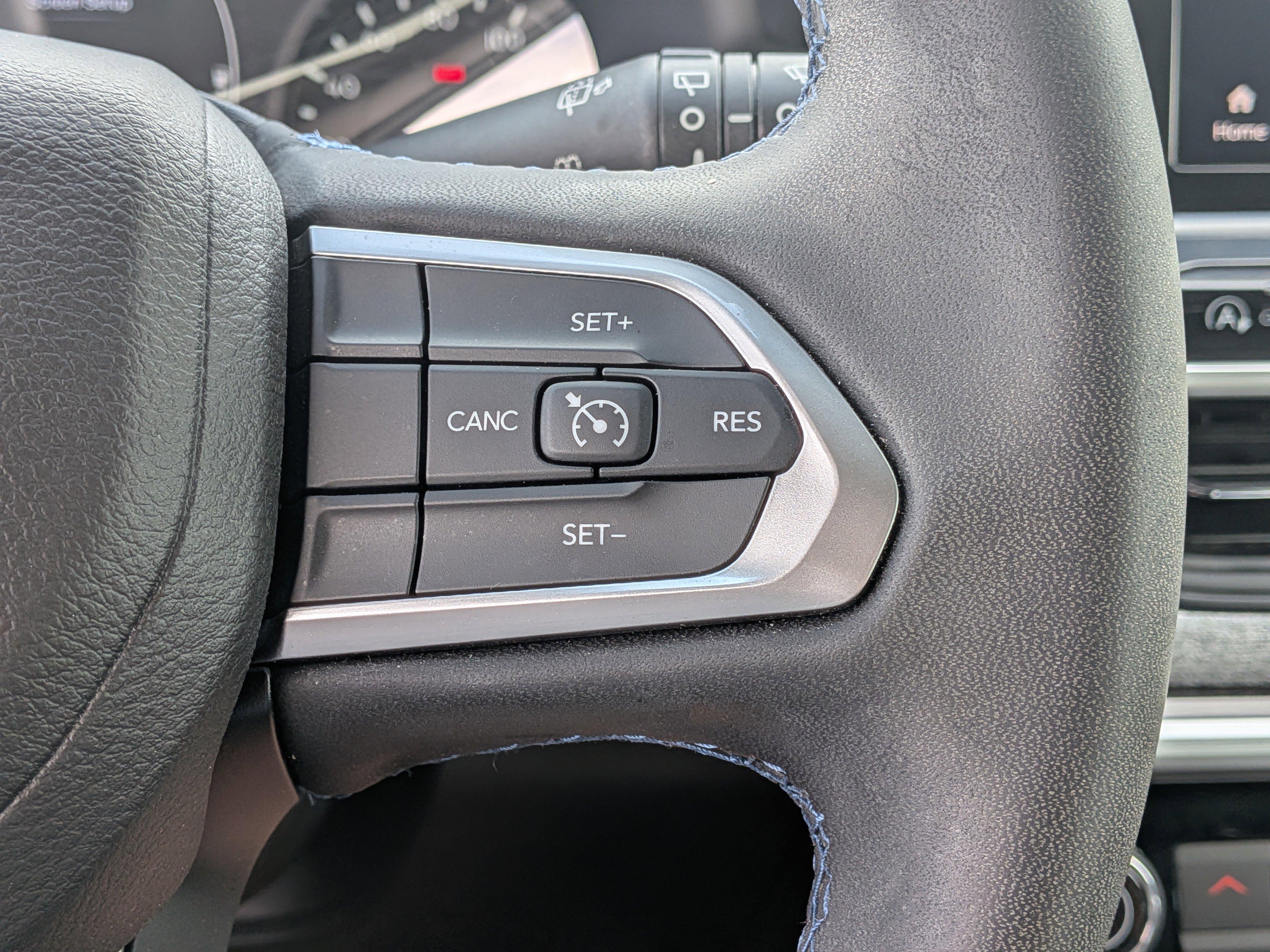 Used 2022 Jeep Compass Latitude FWD image 25
