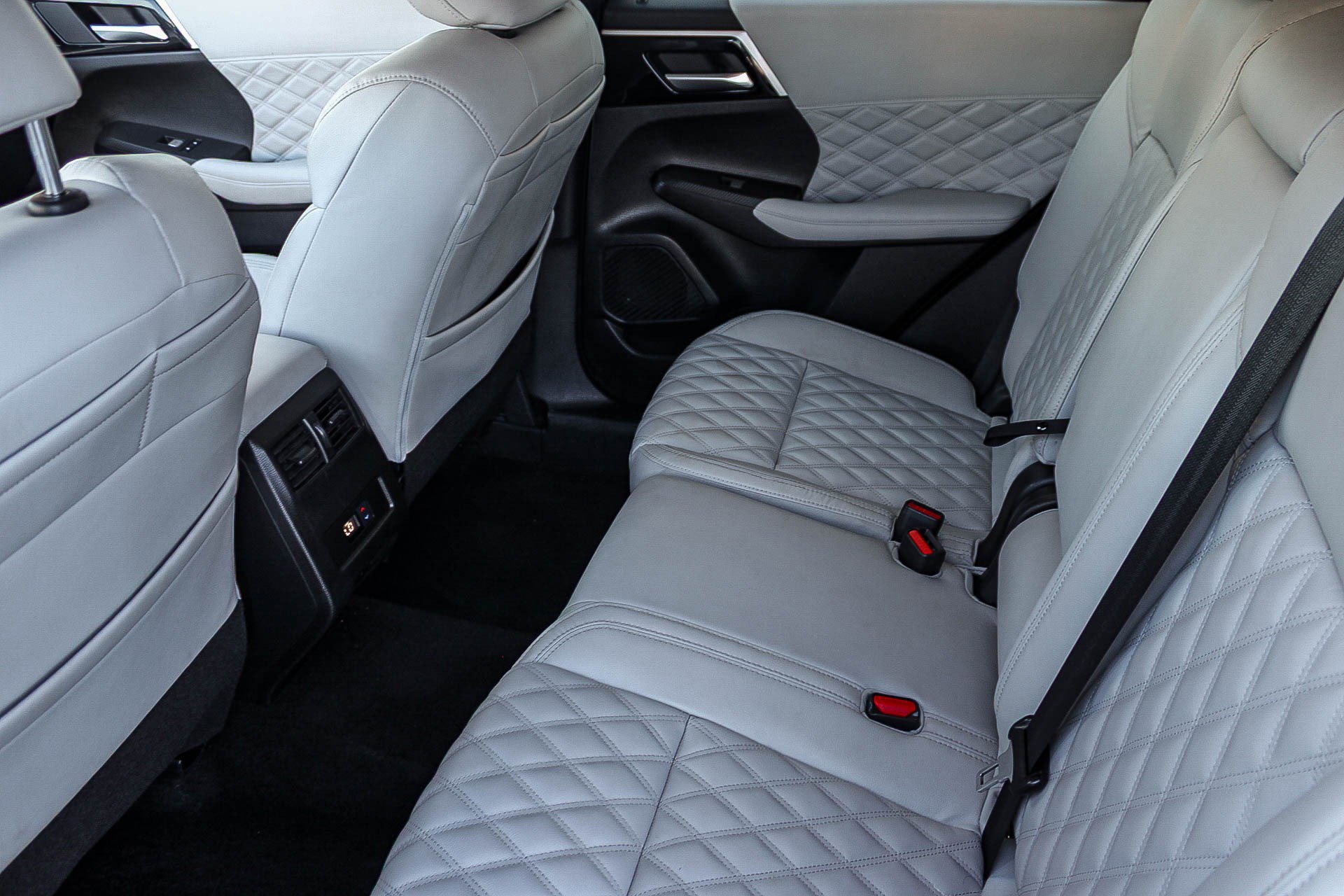 Used 2022 Mitsubishi Outlander SEL image 20