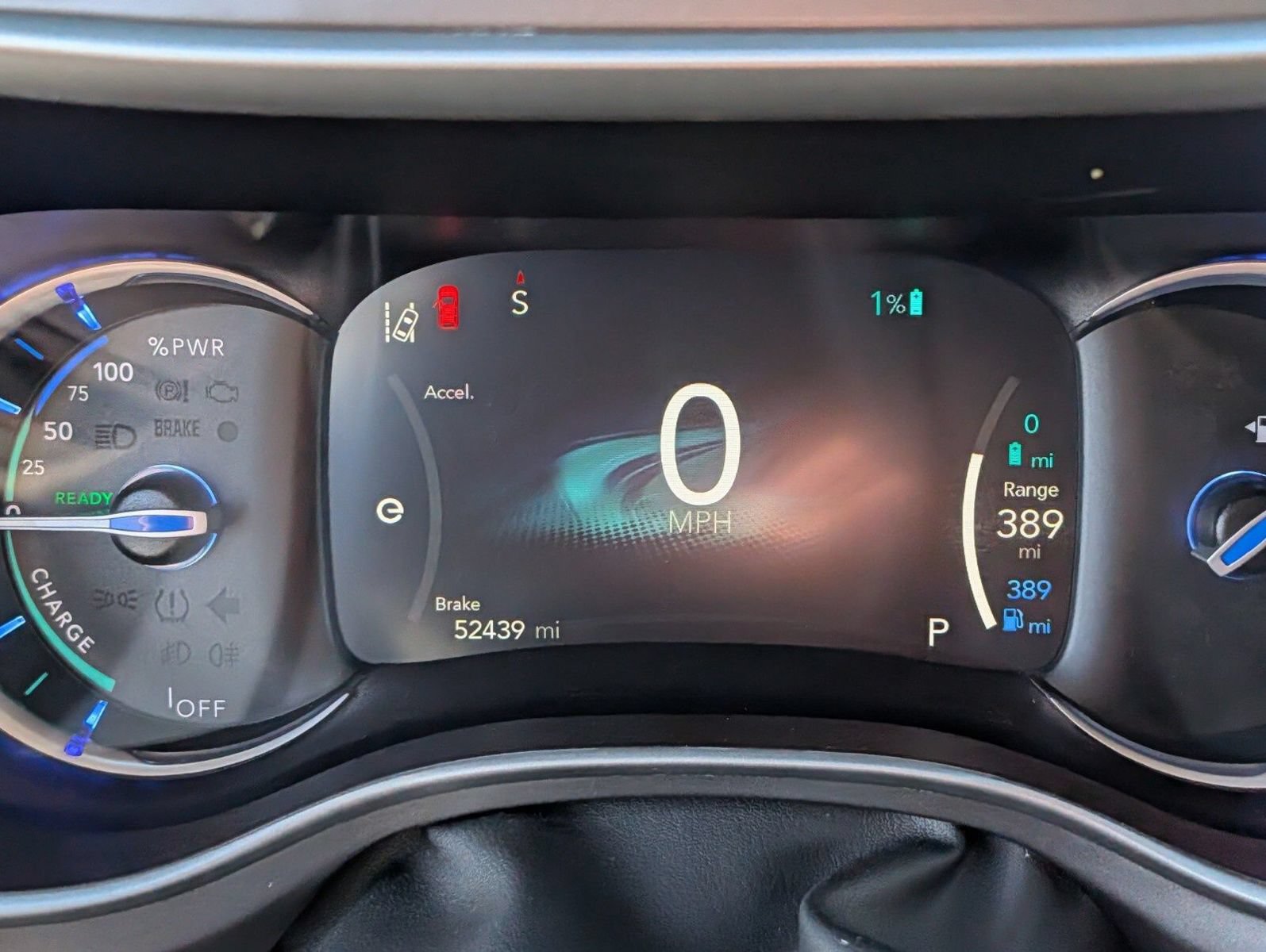 Used 2023 Chrysler Pacifica Touring-L FWD image 28
