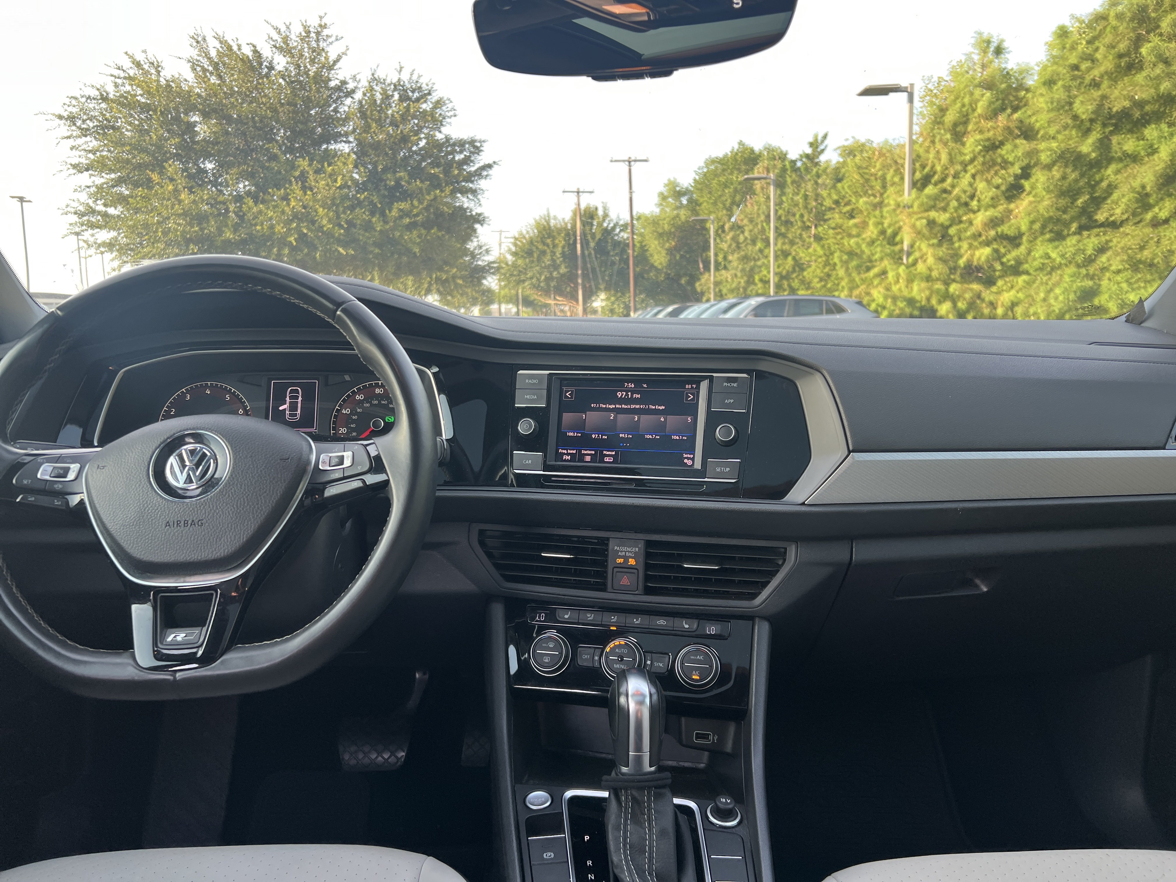 Used 2019 Volkswagen Jetta R-Line FWD image 26