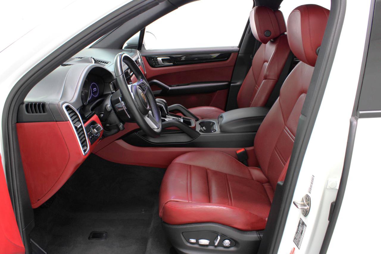 Used 2021 Porsche Cayenne image 33