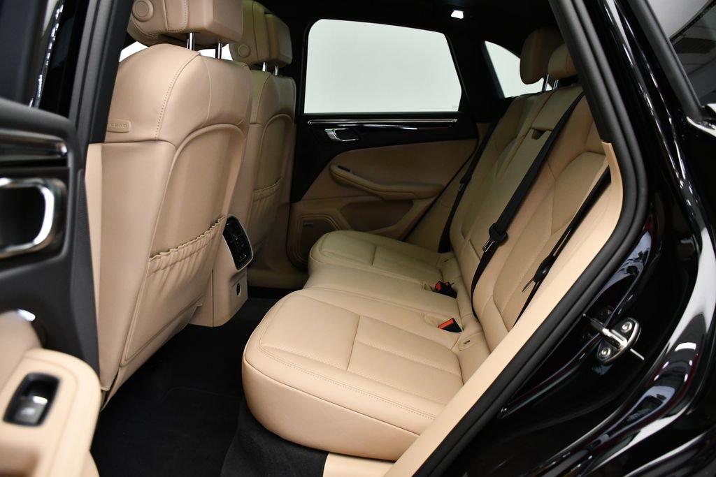 Certified 2025 Porsche Macan image 44