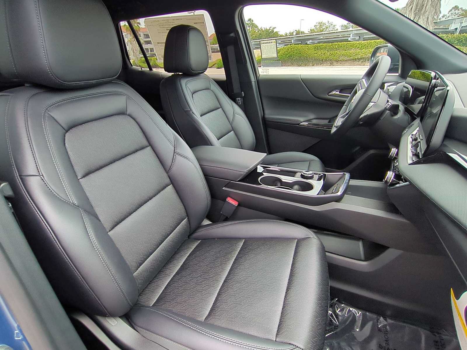 New 2027 Chevrolet Equinox LT w/ Convenience Package II FWD image 27