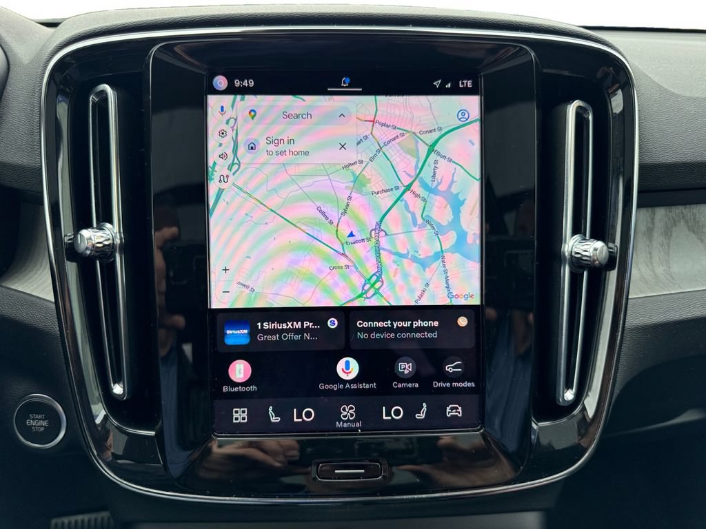 Certified 2025 Volvo XC40 B5 Plus AWD/4WD image 23