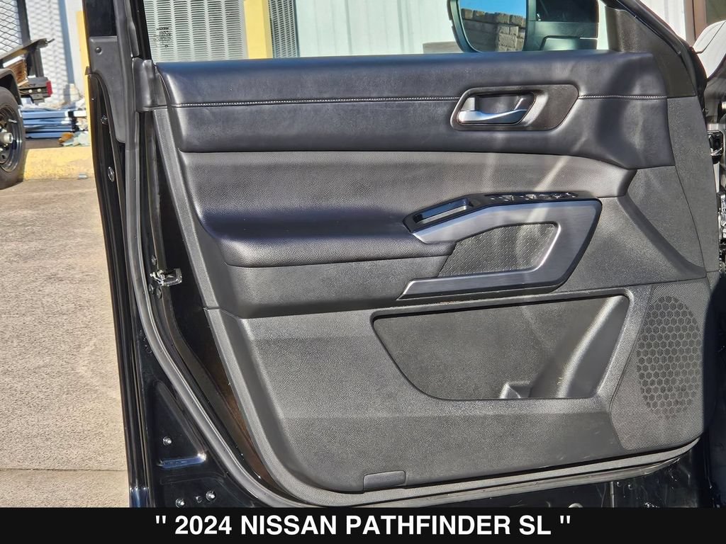 Used 2024 Nissan Pathfinder SL w/ SL Premium Package FWD image 14