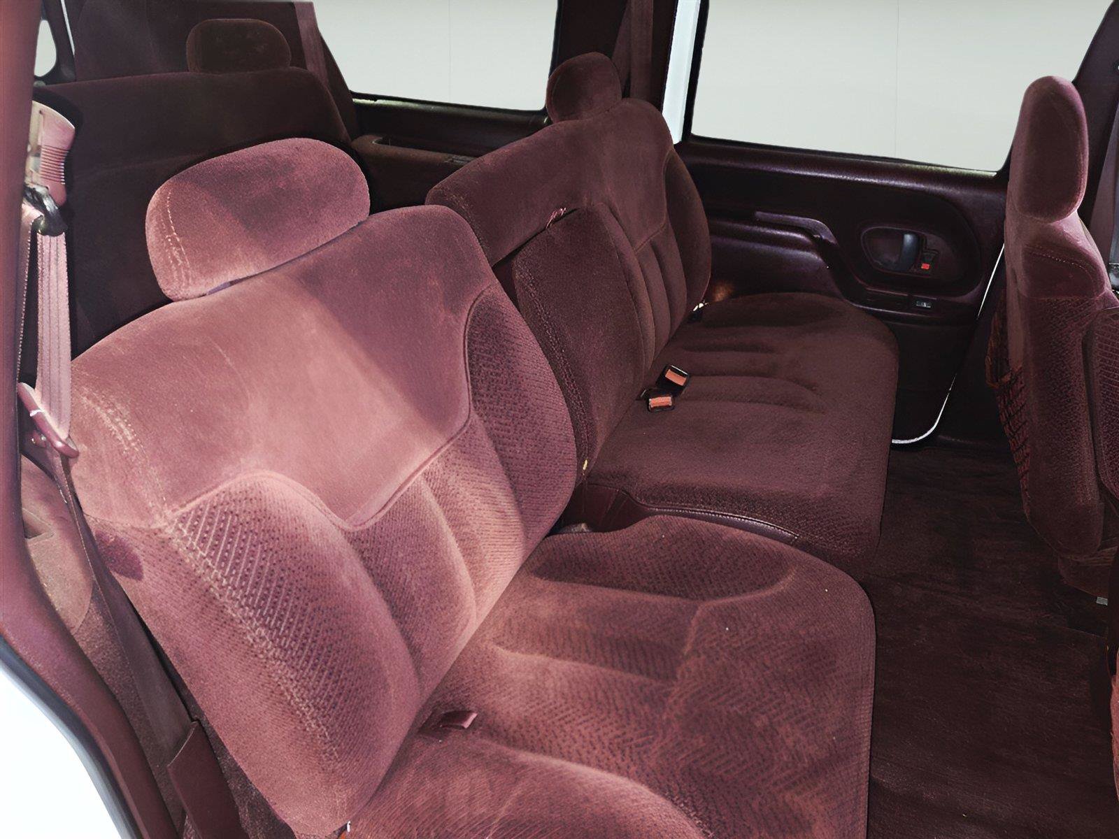Used 1999 GMC Suburban 4WD w/ Marketing Opt Pkg 2 image 36
