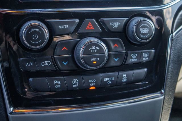 Used 2021 Jeep Grand Cherokee Limited AWD/4WD image 26