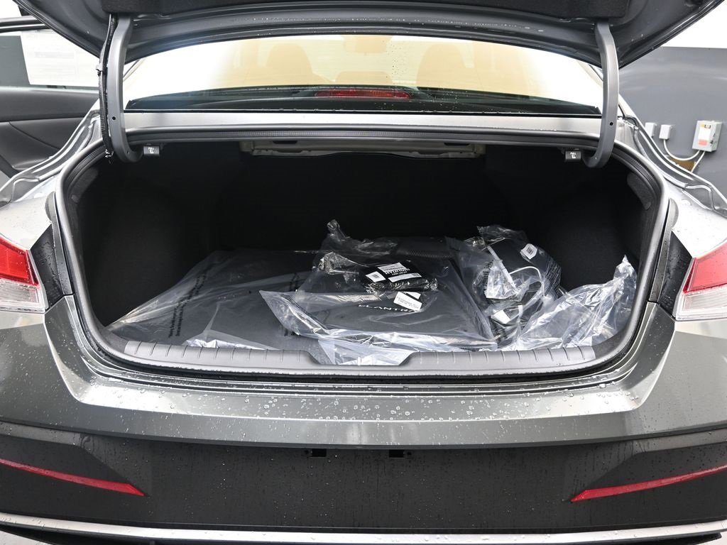 New 2026 Hyundai Elantra Sport image 17